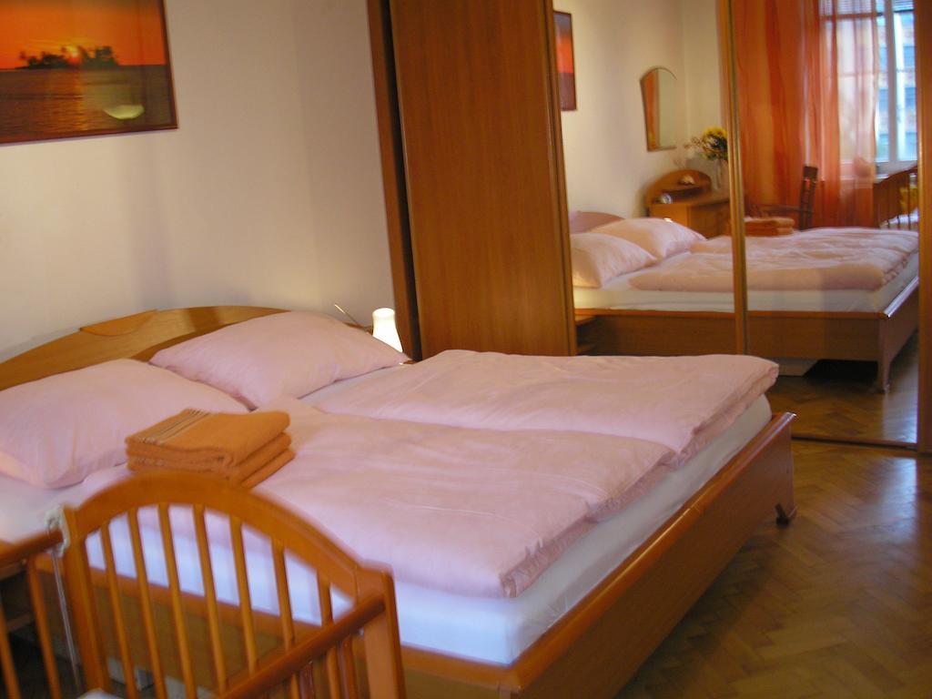 Apartment Accommodation Up To 17 Bratislava Room photo