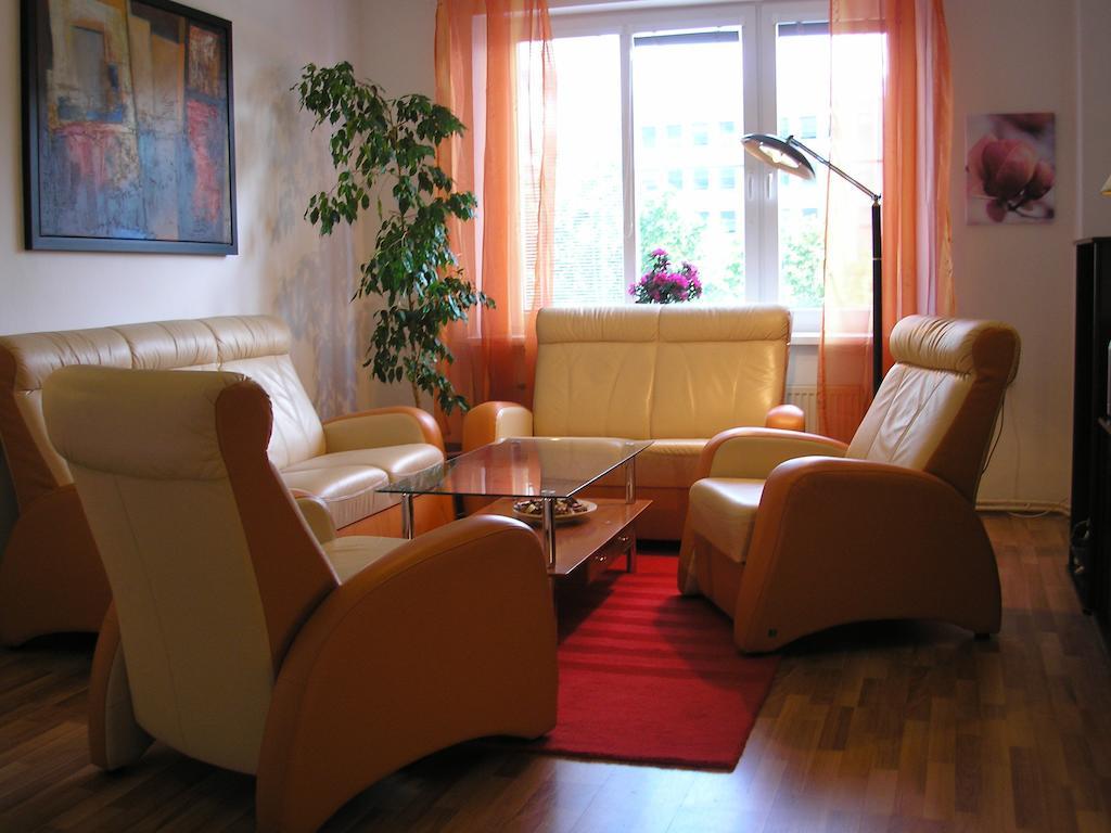 Apartment Accommodation Up To 17 Bratislava Exterior photo